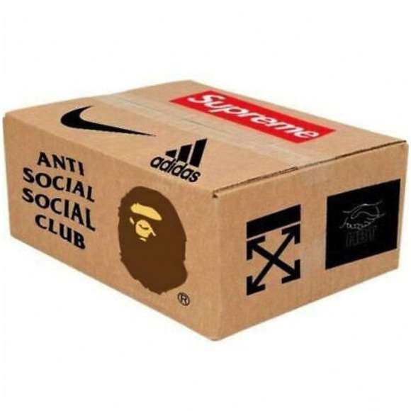 Supreme Other - Hypebeast / Sneaker mystery box